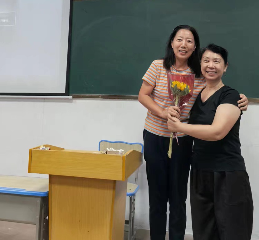 不负“师光”，向阳而生――  ﻿漫画18
教师节主题活动