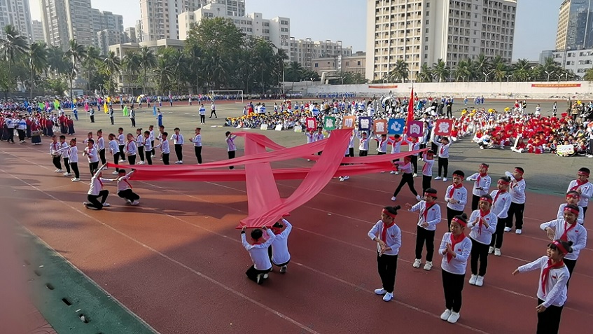 趣味运动我快乐，健体强国我能行――漫画18
实验小学第二届体育艺术节