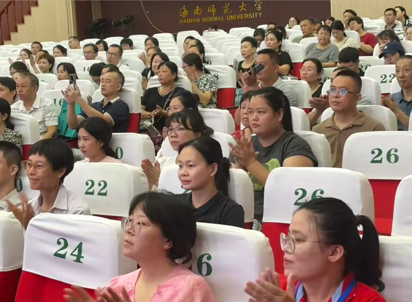 “启航新程，共筑未来”――2024年漫画18
一年级新生家长培训会