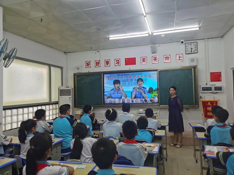 漫画18
“喜迎二十大 创建无毒品危害的自贸港”禁毒宣传进校园系列活动