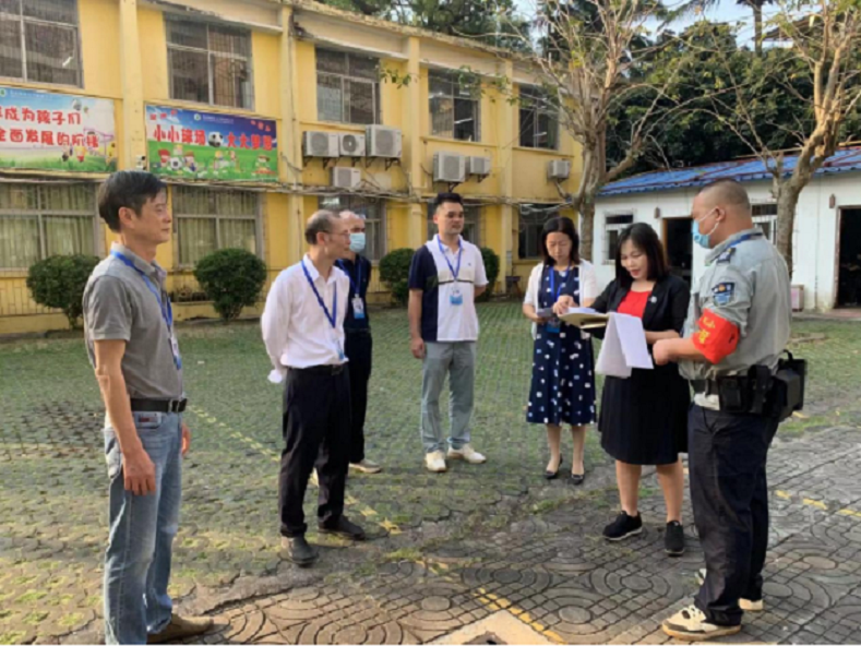 踔厉奋发再扬帆，笃行不怠谋新篇――漫画18
隆重举行了开学典礼系列活动