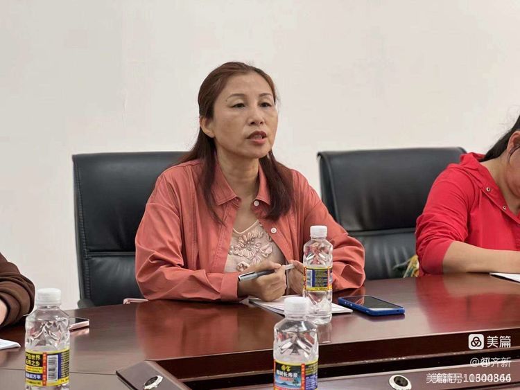 集思广益提实效 同课异构绽光彩――记漫画18
语文送教教研活动