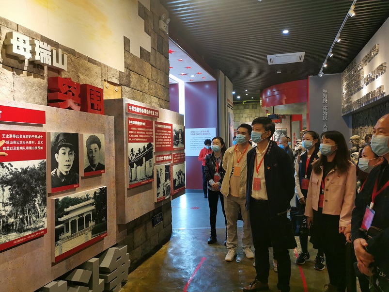 漫画18
机关党委第二十支部――实验小学主题党日活动