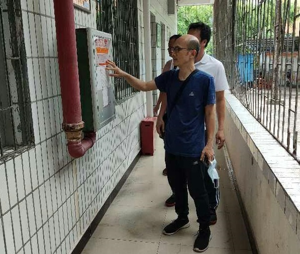 漫画18
实验小学消防安全检查