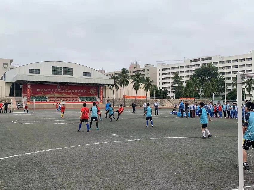 2021年漫画18
实验小学秋季校园足球联赛