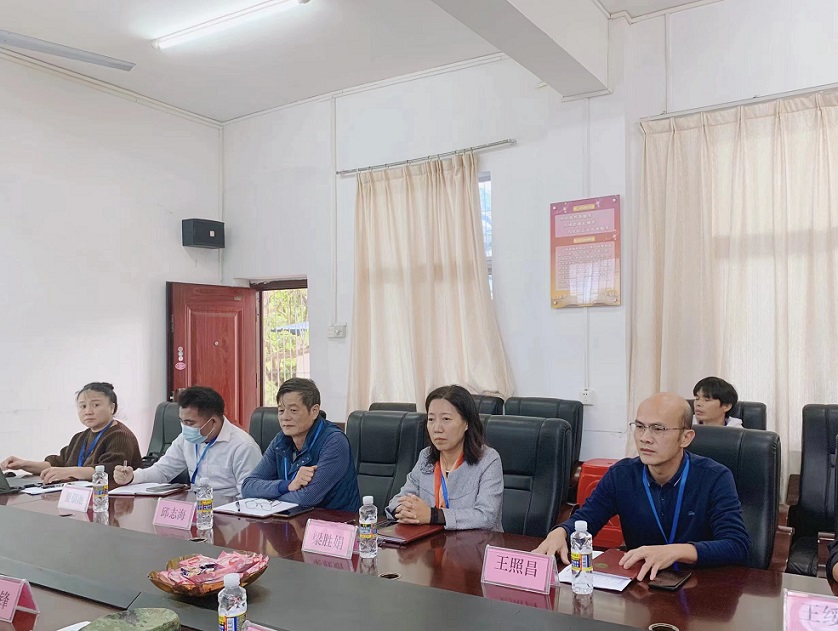 军民共建 合作发展――漫画18
与中国人民解放军联勤保障部队九二八医院签约仪式