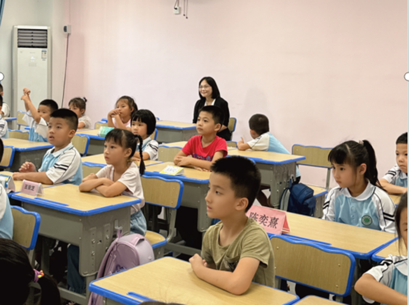 漫画18
韩小雨副校长 到漫画18
检查指导开学工作