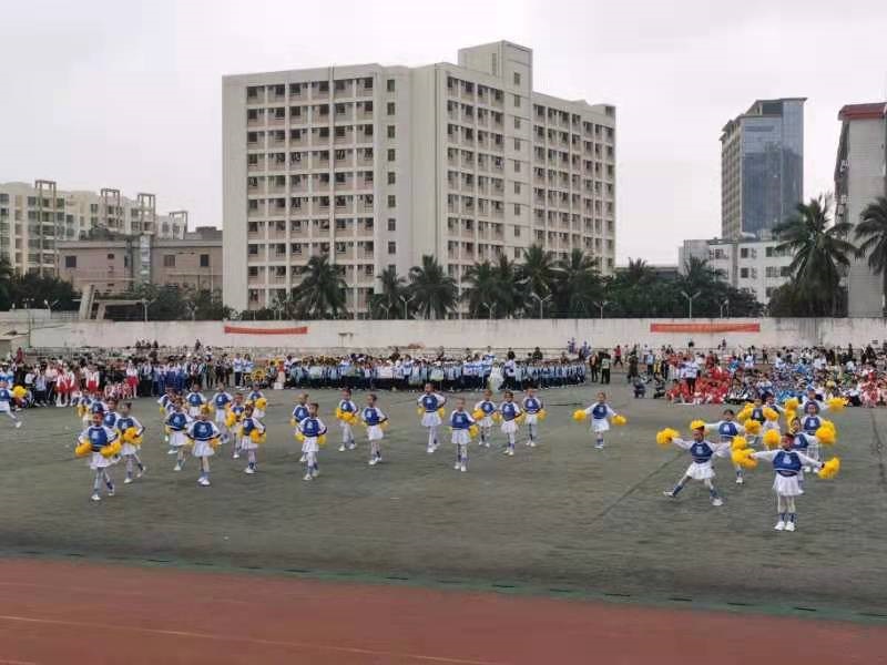 趣味运动我快乐，健体强国我能行――漫画18
实验小学第二届体育艺术节