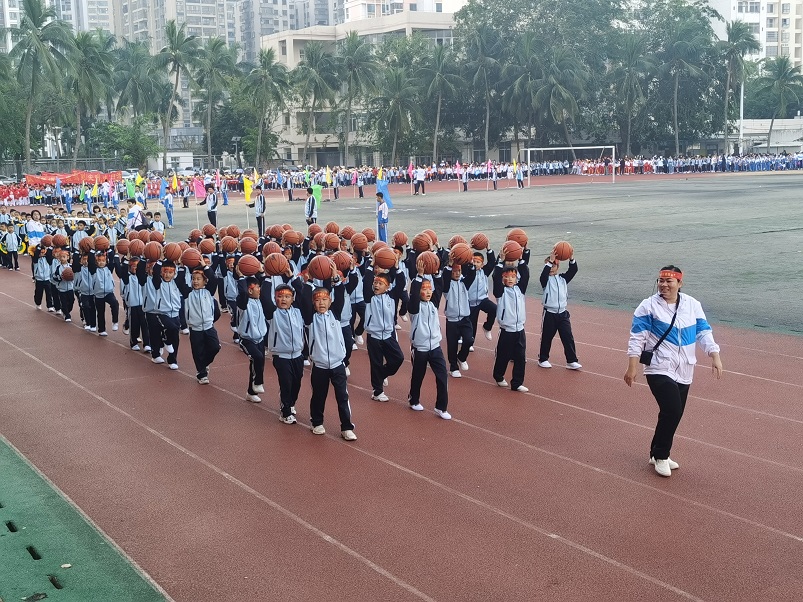 趣味运动我快乐，健体强国我能行――漫画18
实验小学第二届体育艺术节