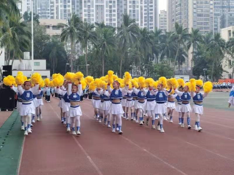 趣味运动我快乐，健体强国我能行――漫画18
实验小学第二届体育艺术节