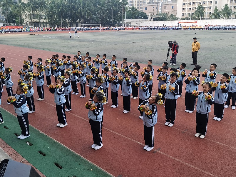 趣味运动我快乐，健体强国我能行――漫画18
实验小学第二届体育艺术节