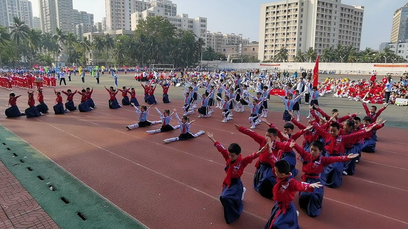 趣味运动我快乐，健体强国我能行――漫画18
实验小学第二届体育艺术节