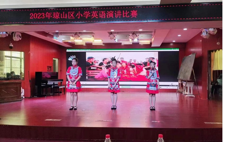 喜报！漫画18
学生在2023年琼山区小学英语演讲比赛中再创佳绩