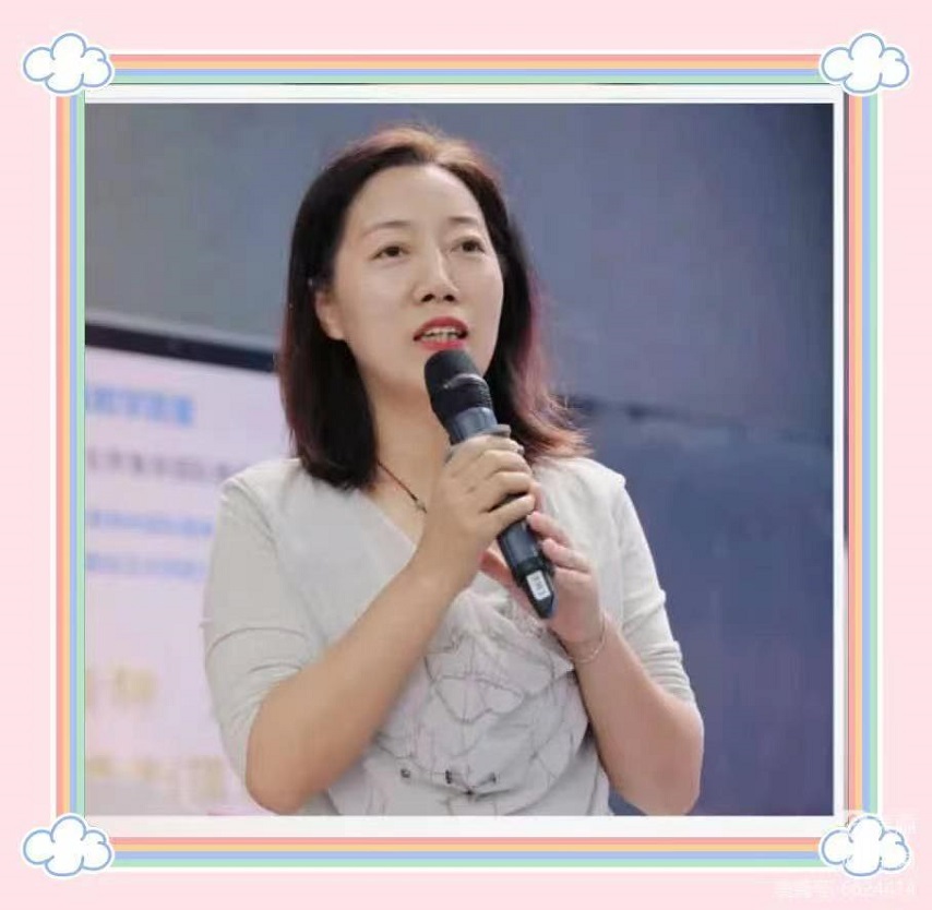 培训重实效，教案提质量――漫画18
全体教师参加《如何撰写规范实用的教案》专题培训活动