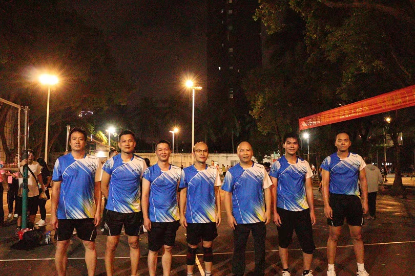 热烈祝贺漫画18
男女队分别获得漫画18
2021年教职工排(气)球赛一等奖