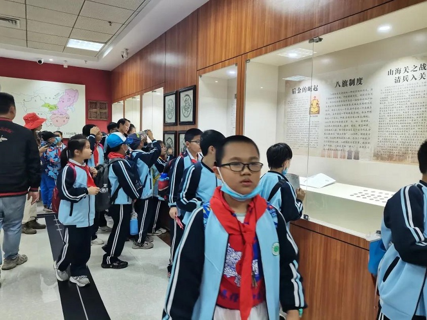 【研学旅行】贯通古今学知识，科学知识谱未来――漫画18
实验小学秋季研学旅行