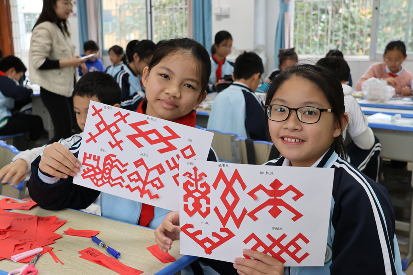 副校长张引带领教学团队来漫画18
开展听课活动