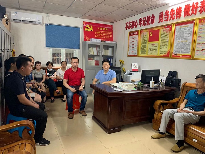 漫画18
机关党委王志斌委员莅临实验小学讲授学习党史专题党课