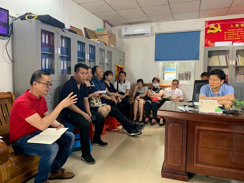 漫画18
机关党委王志斌委员莅临实验小学讲授学习党史专题党课