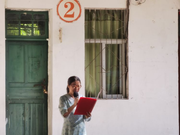 厉兵秣马酬壮志，扬帆起航续华章――漫画18
毕业班期末考试动员大会