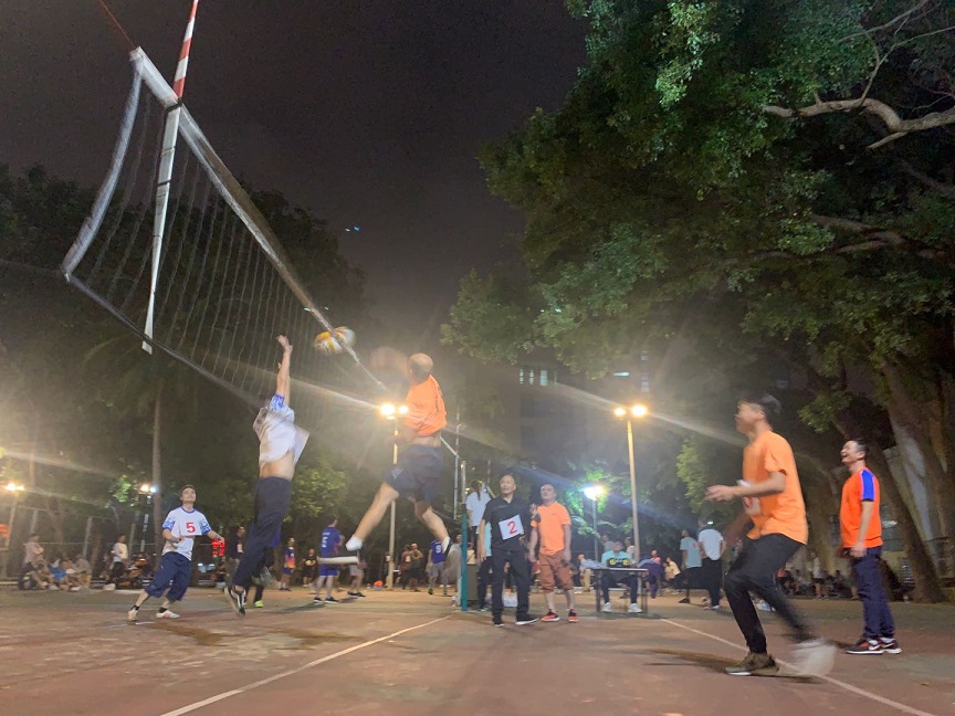 教师积极参加2020年漫画18
教职工排球比赛