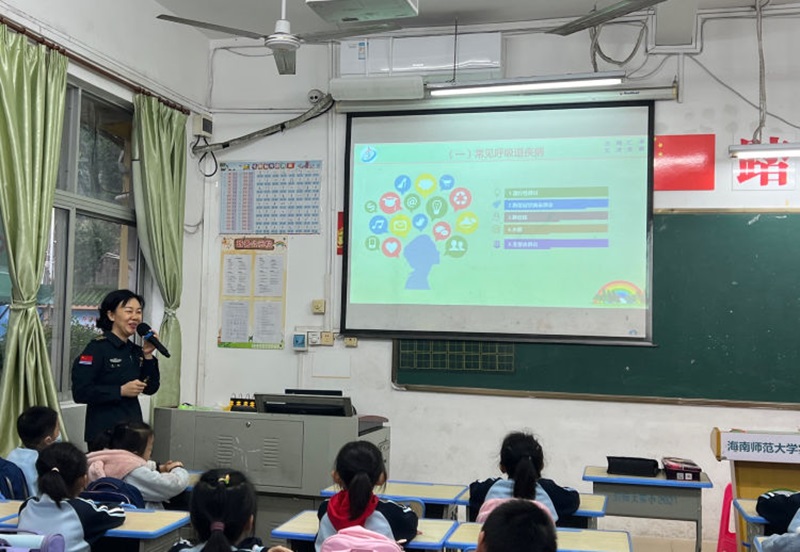 健康教育进校园 守护健康伴成长――漫画18
开展健康教育宣传活动