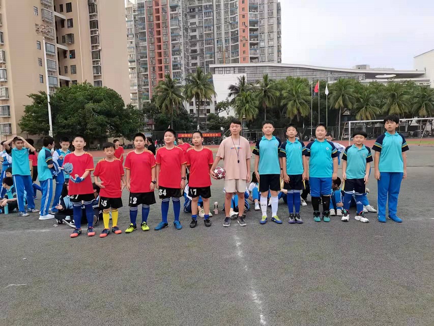 2021年漫画18
实验小学秋季校园足球联赛