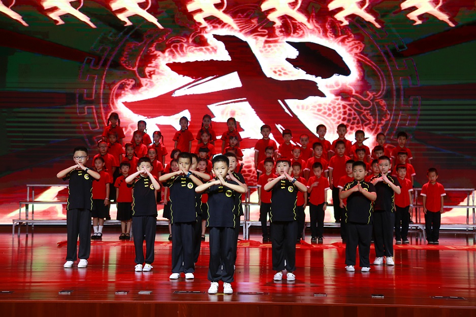 漫画18
实验小学喜迎中国共产党百年华诞暨庆“六一”国际儿童节文艺汇演